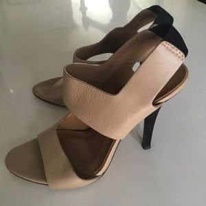 Michael Kors Nude Leather Sandal Size 8 1/2.